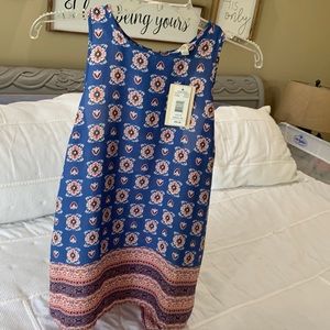 Blue dressy tank with flower pattern. NWT. Size M. Brand Pink Rose